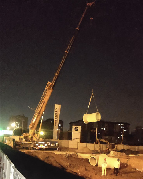 榆次区“弯臂矫正”—— 吊车的 “形变补偿” 技术